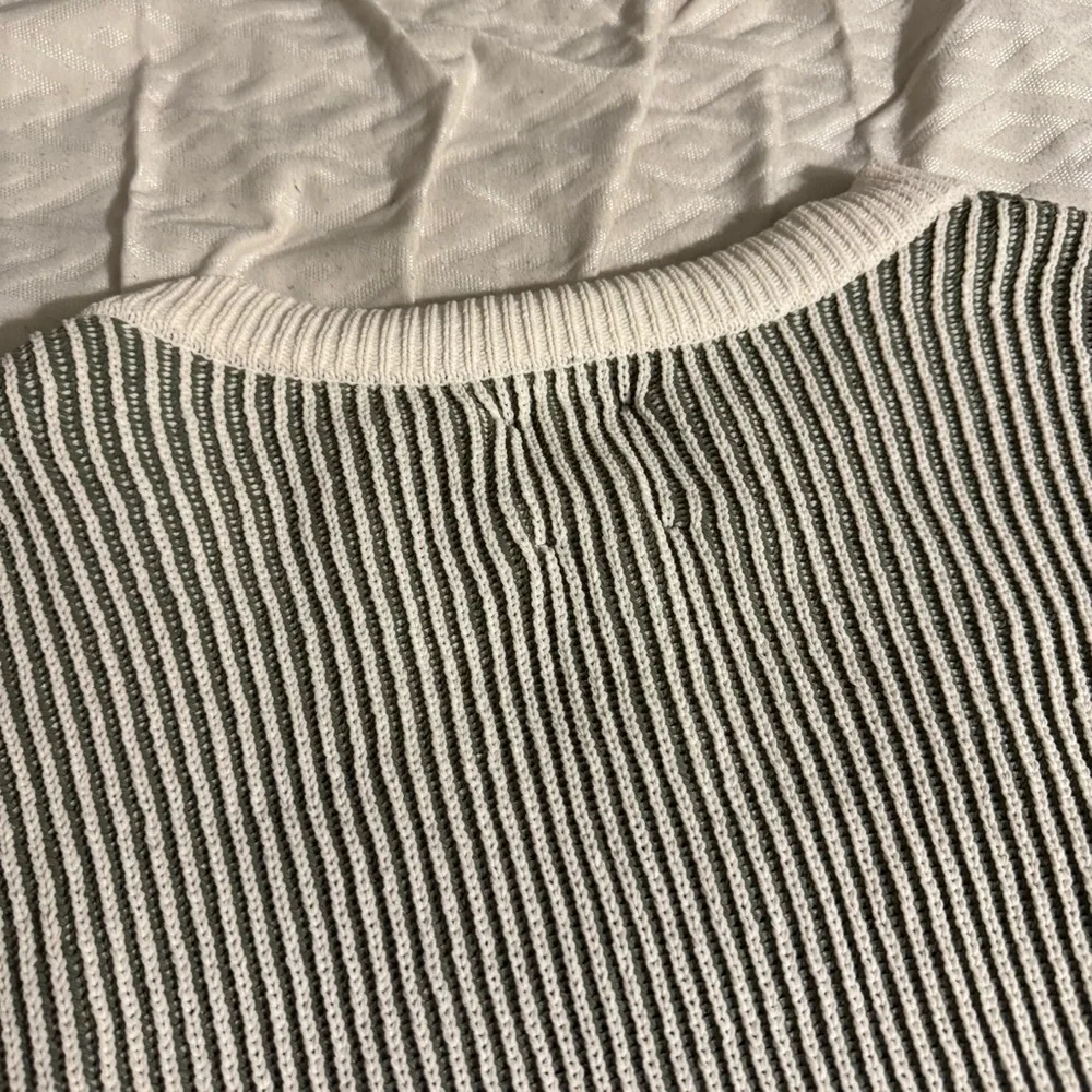 LOWEST PRICE ✨ Aerie Chenille V-Neck Sweater in Cream and Green - Picture 7 of 7